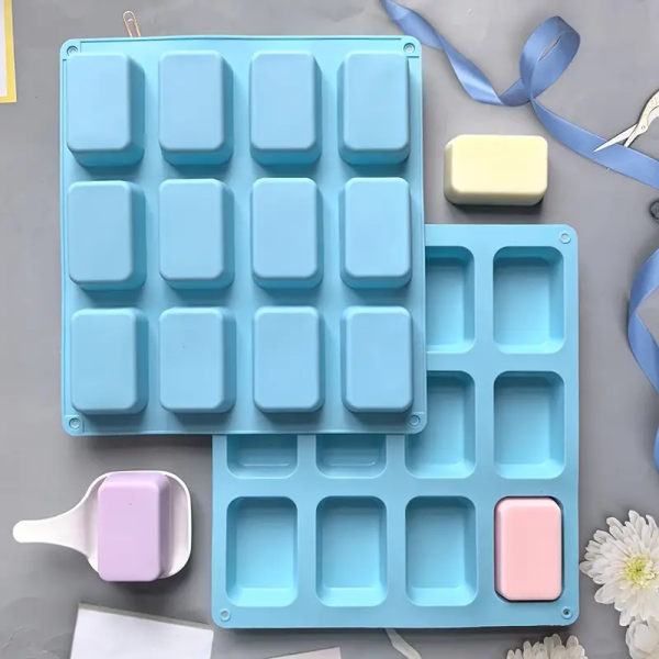 قالب سيليكون مستطيل الشكل به 12 فتحات، قالب سيليكون  لصنع الصابون حوالى 80 جرام