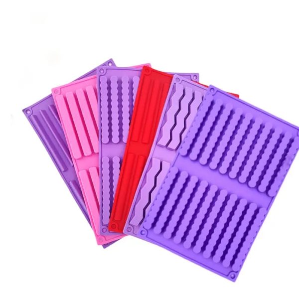 5 اشكال قوالب شوكولاتة سيليكون - قوالب حلوى وبسكويت من السيليكون  20 تجويفًا، نمط متموج، مرن لصنع ألواح الطاقة والشوكولاتة والصابون والشموع - مثالي لعيد الميلاد والهالوين وعيد الفصح وعيد الشكر وعيد الحب