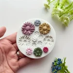 قالب سيليكون على شكل زهرة ديزي صغيرة ثلاثية الأبعاد - مثالي عجينة السكر والكعك والحلوى والشوكولاتة وحرف السكر وخبز المعجنات المثلجة - قابل لإعادة الاستخدام، غير لاصق، سهل التنظيف،