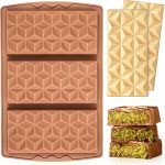 قالب شوكولاتة مُحسّن بعمق أكبر: قالب ألواح شوكولاتة فيماري بعمق 0.85 بوصة، وسمكه كبير بما يكفي لإضافة طبقة من حشوة الفستق والمكسرات. تبلغ أبعاد قوالب الشوكولاتة السيليكونية المستطيلة 11.1 × 7.1 × 0.85 بوصة، بينما تبلغ أبعاد الشوكولاتة النهائية 6.2 × 3 × 0.85 بوصة. جودة عالية: قوالب ألواح شوكولاتة السيليكون المرنة من فيماري خالية من مادة BPA، ومصممة بشكل أقوى، ومصنوعة من مواد فاخرة أكثر سمكًا ومتانة، تدوم لفترة أطول من قوالب الشوكولاتة الأخرى القابلة للكسر. سهلة الفك والتنظيف: بفضل سطحها الممتاز غير اللاصق، يسهل فك قوالب السيليكون الكبيرة والعميقة لدينا، وتتميز بشكلها المفصل الرائع. آمنة للاستخدام في غسالة الأطباق، والمجمد، والفرن، والميكروويف، ومقاومة للحرارة من -40 درجة فهرنهايت إلى +446 درجة فهرنهايت. متعددة الاستخدامات: استخدم قوالب السيليكون لملء ألواح شوكولاتة الفستق، وألواح الحلوى، وقطع الشمع الذائبة، وهي مناسبة لجميع المهرجانات والمناسبات، مثل الهالوين، والكريسماس، ورأس السنة، وحفلات استقبال المواليد الجدد، وأعياد الميلاد، وغيرها. حبٌّ دائم التألق: بفضل تجويفها الهرمي الرائع، تتيح لك قوالب الشوكولاتة العميقة لدينا صنع شوكولاتة دبي الرائعة! إنها طريقة رائعة لصنع ألواح شوكولاتة كنافة الفستق كهدايا، أو تخصيص قطع الشمع الذائبة الخاصة بك كمشروع صغير.